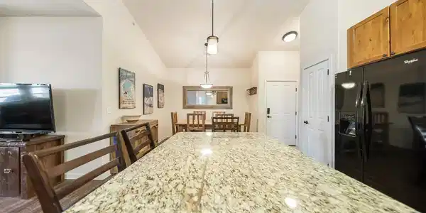 Image 4: Kitchen Island Image 4: Kitchen Island