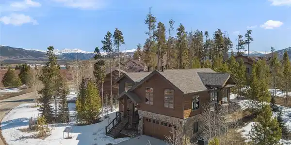 110 Windflower Lane