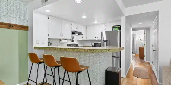 935 Broadway