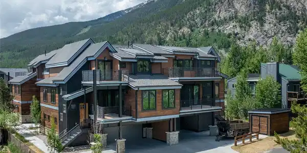 308 Creekside Aly