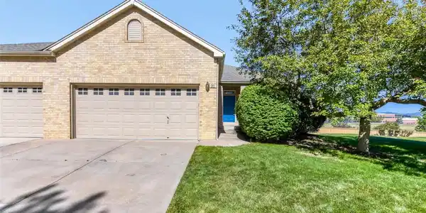 21 Woodland Circle