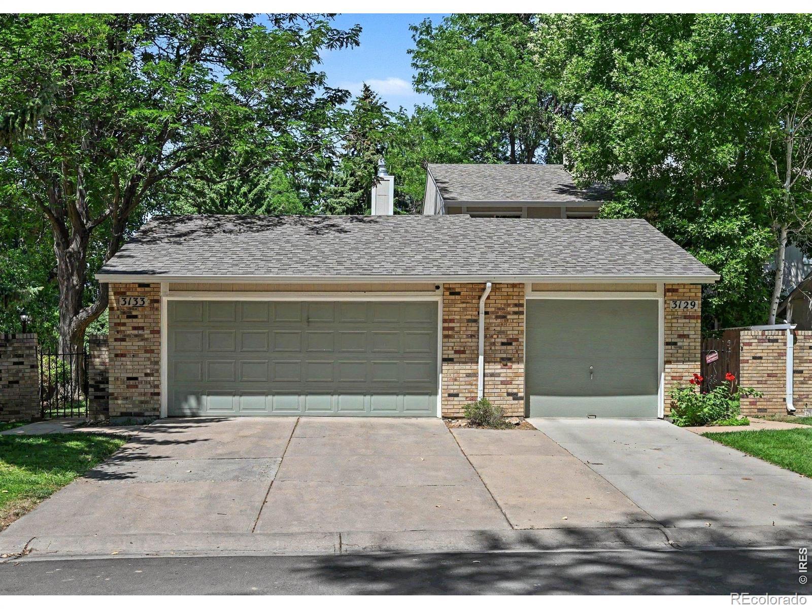 Image 3: 3133 Swallow Bend double garage on left Image 3: 3133 Swallow Bend double garage on left