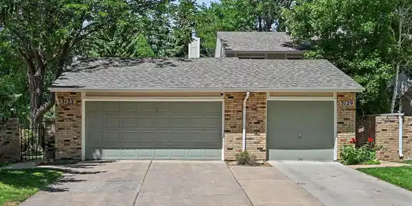 Image 3: 3133 Swallow Bend double garage on left Image 3: 3133 Swallow Bend double garage on left