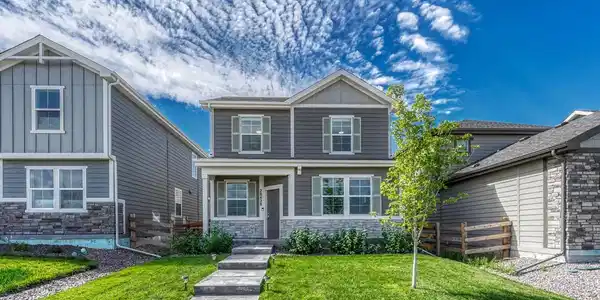 28428 E 8th Place
