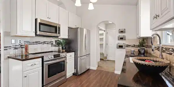 3208 Iron Horse Way