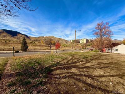 2201 Illinois Street