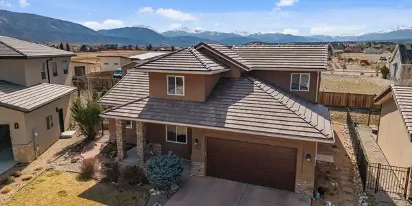 210 Cottonwood Circle