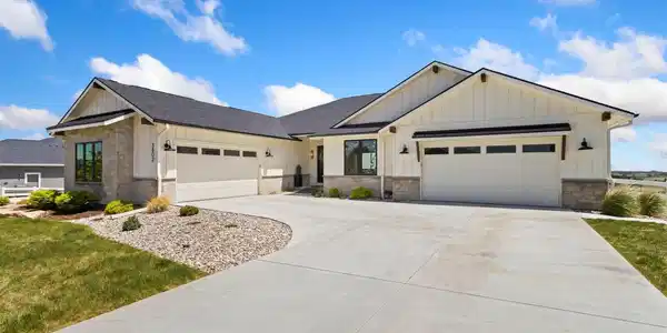3802 Bridle Ridge Circle