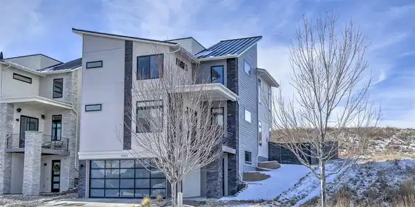 4353 N Meadows Drive