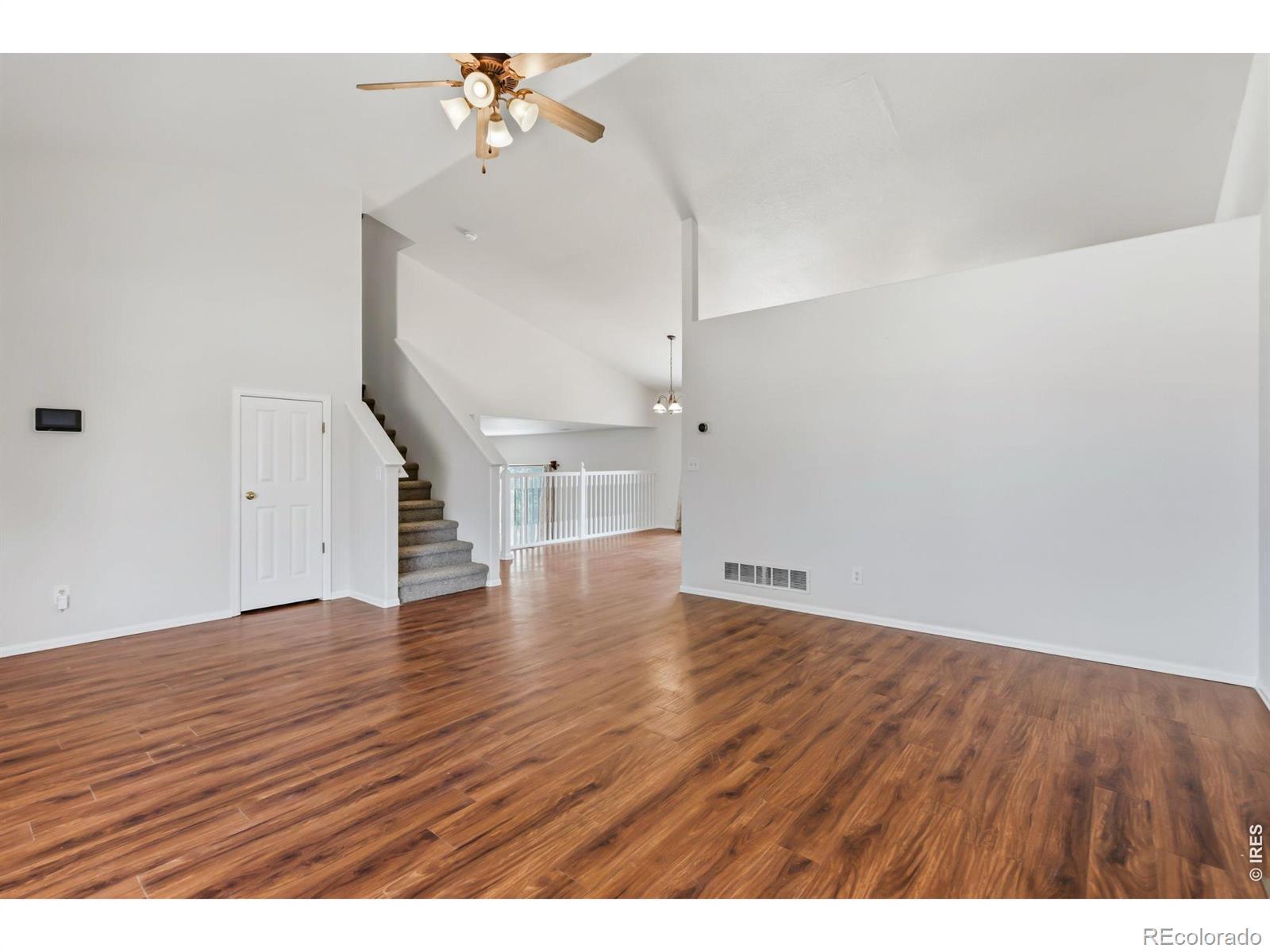 Image 4: Living Room Image 4: Living Room