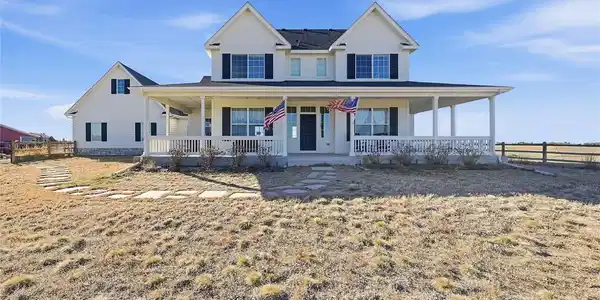 1498 Santa Fe Trail
