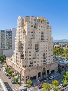 300 W 11th Avenue