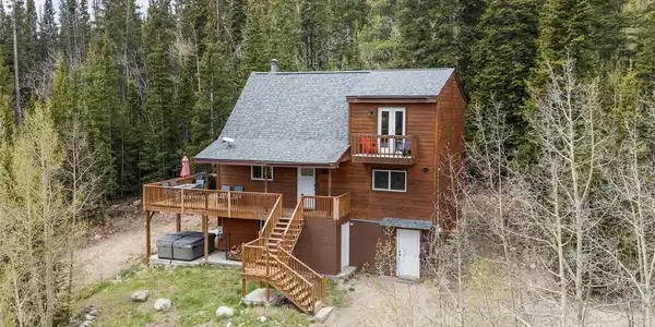 894 Peterson Drive