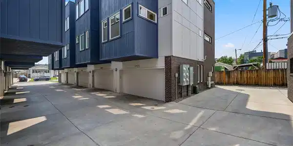3425 W 16th Avenue