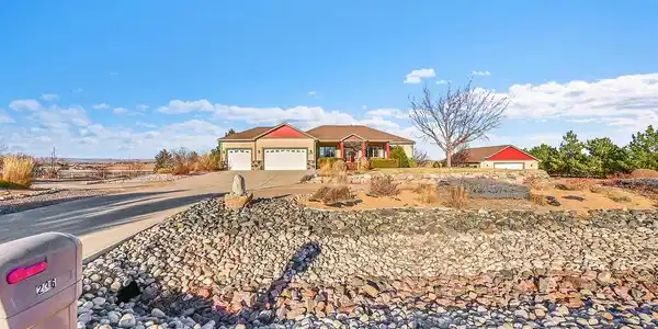236 Hawks Nest Way