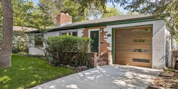 1709 Mariposa Avenue
