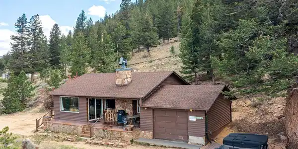 1251 Giant Track Road