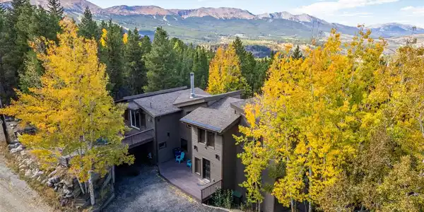 537 Moonstone Road