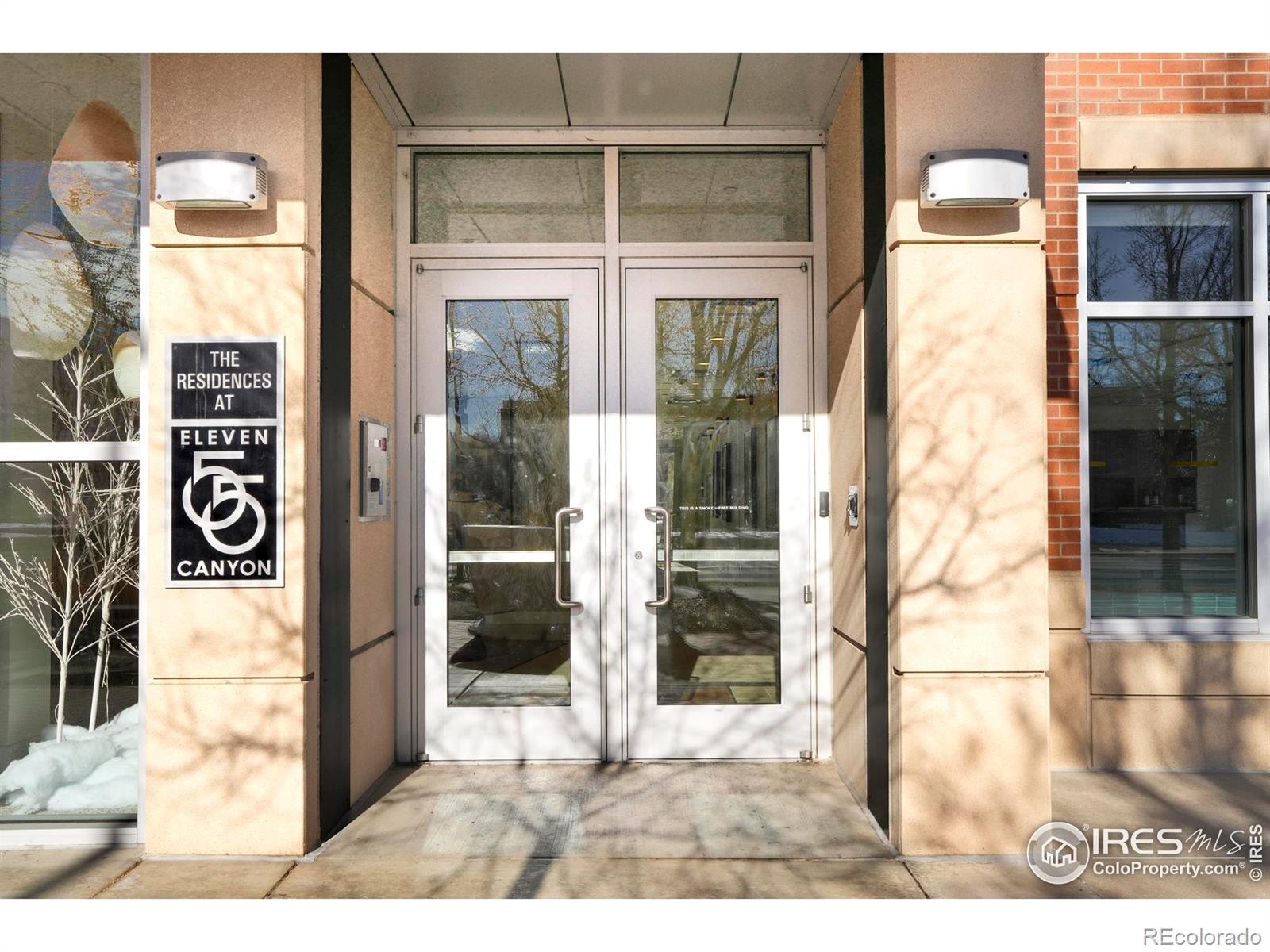 Image 4: The buildings front entrance can be accessed from Canyon Blvd. Image 4: The buildings front entrance can be accessed from Canyon Blvd.