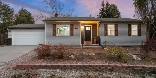 800 Park View Place