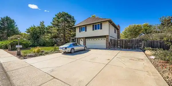 2911 Lakeshore Drive
