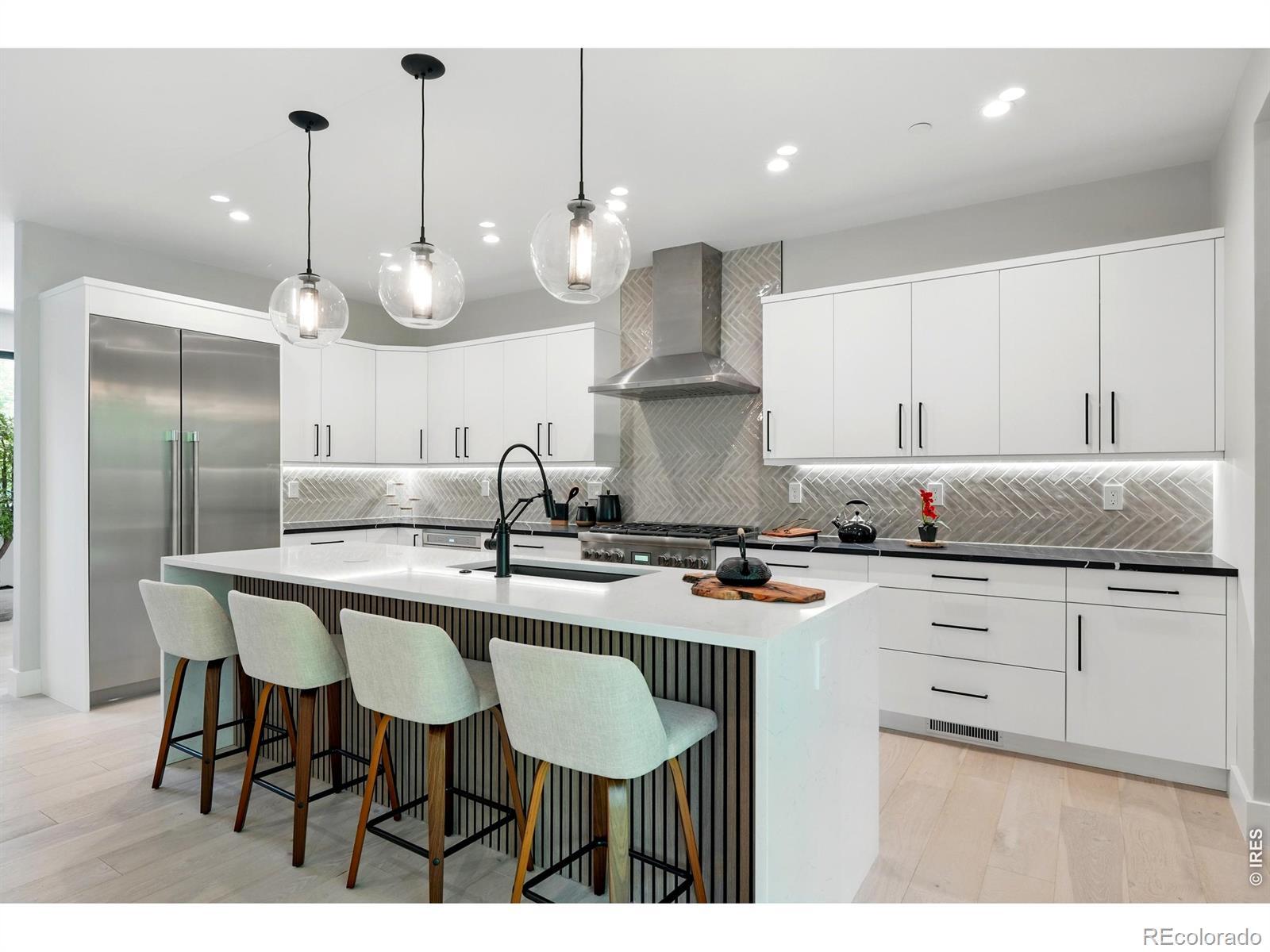 Image 3: Chefs kitchen with ample storage space and walk-in pantry Image 3: Chefs kitchen with ample storage space and walk-in pantry