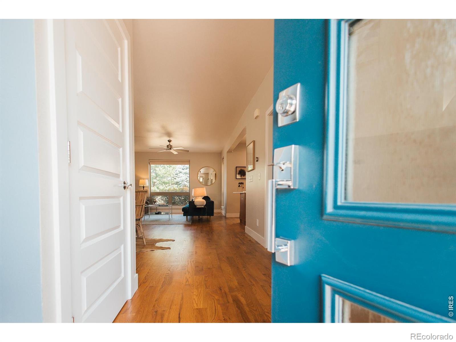 Image 4: Lets take a look inside Image 4: Lets take a look inside