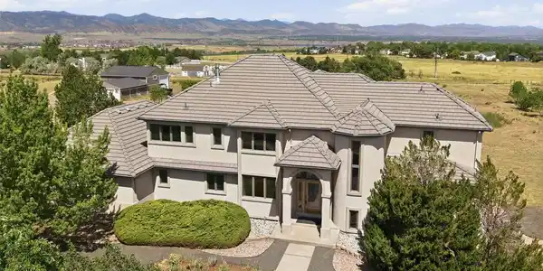 6719 Lakeside Circle
