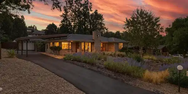 52 Hillside Drive