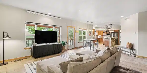 Image 3: Living Room Image 3: Living Room