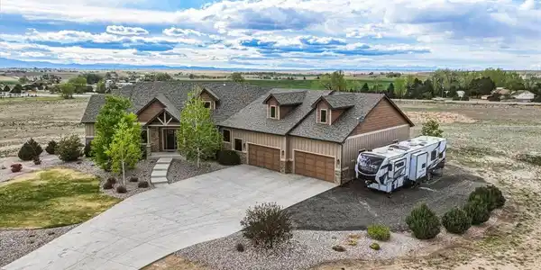 39917 Hilltop Circle