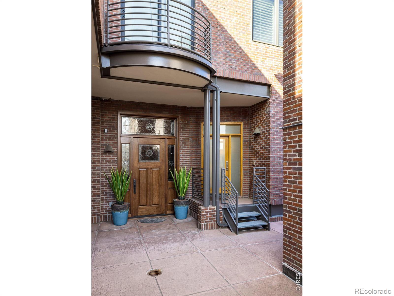 Image 3: the only north facing residence in the building Image 3: the only north facing residence in the building