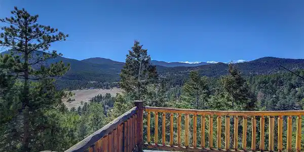 6561 Ridgeview Drive