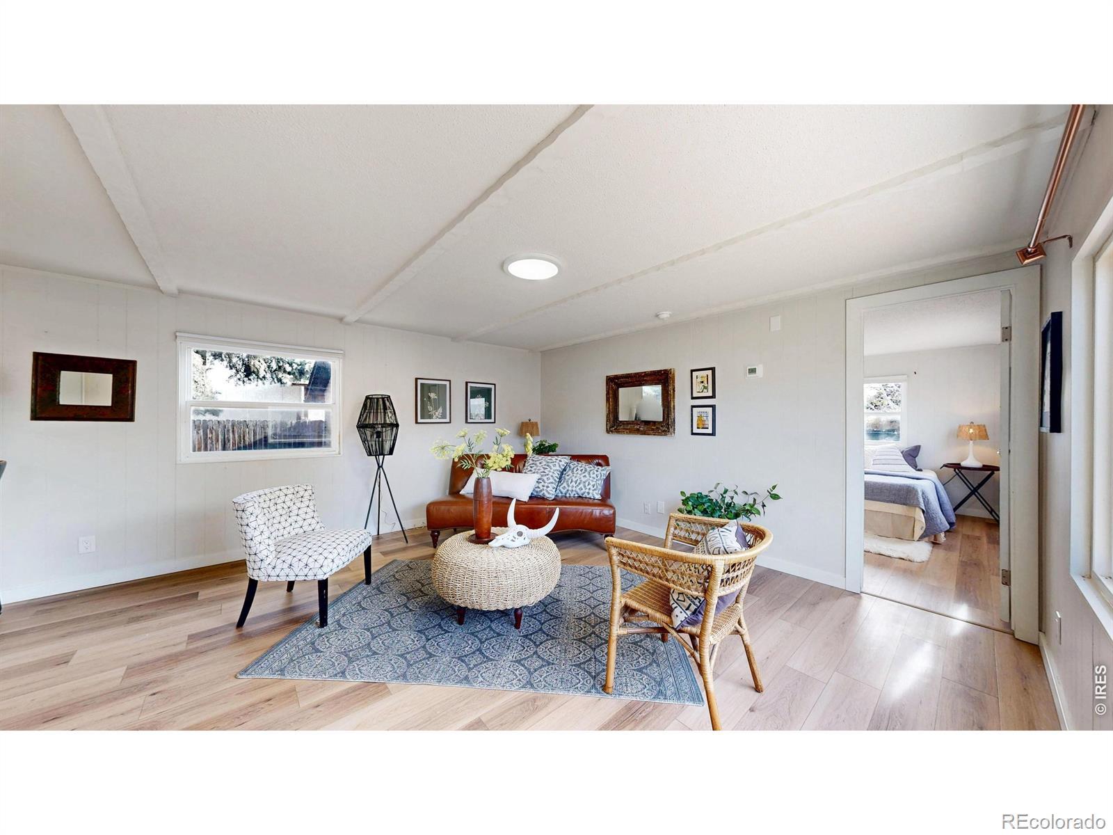 Image 4: Open floorplan