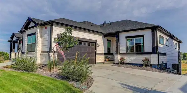 975 W 128th Place