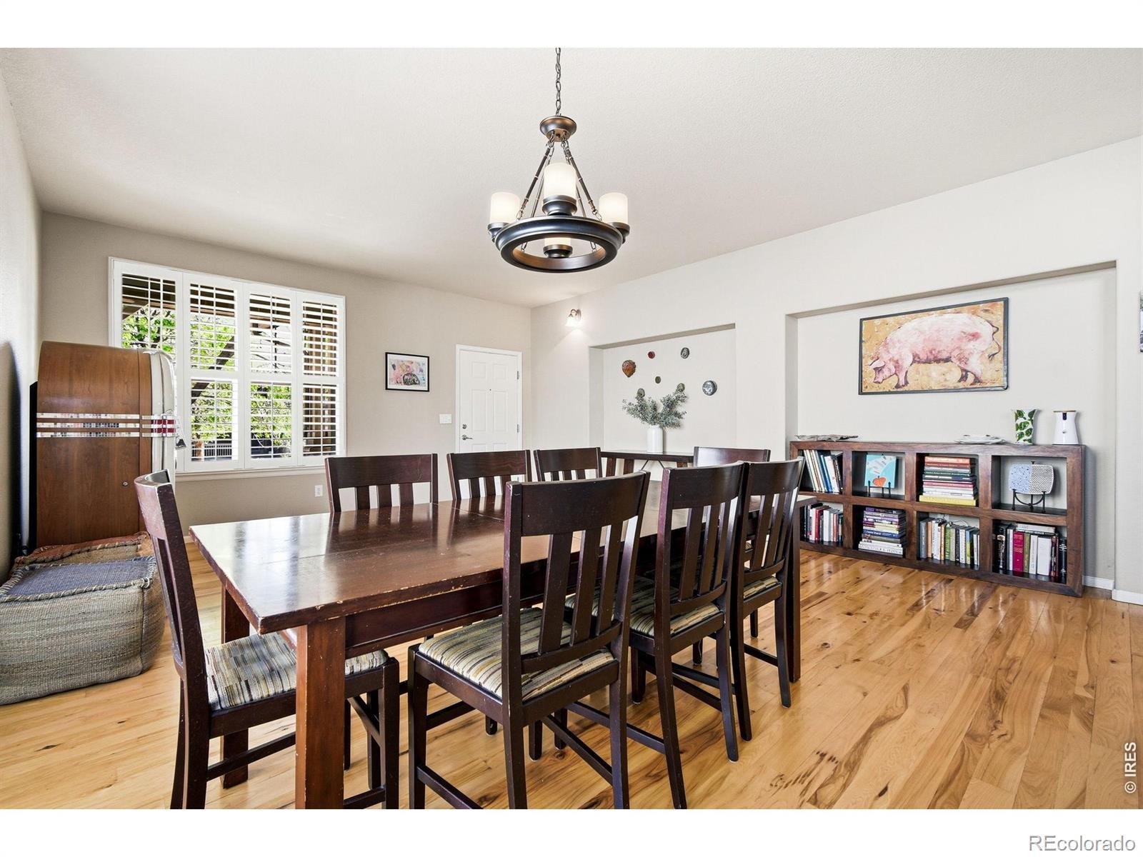Image 2: Dining area