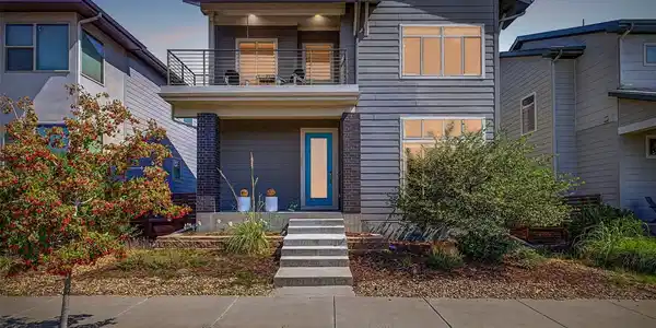 1365 W 67th Place