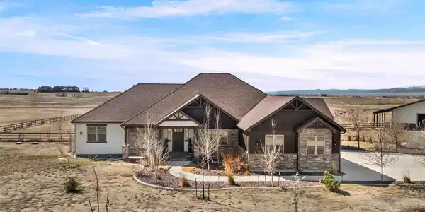 5821 Dakota Court