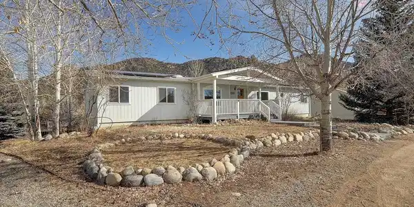 104 Creekside Court