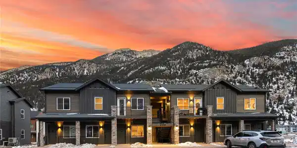 2115 Hummingbird Way