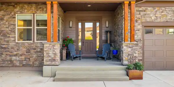 Image 4: Spacious Enterance Image 4: Spacious Enterance