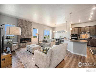 811 W 128th Place