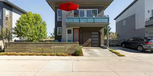 725 Amelia Lane