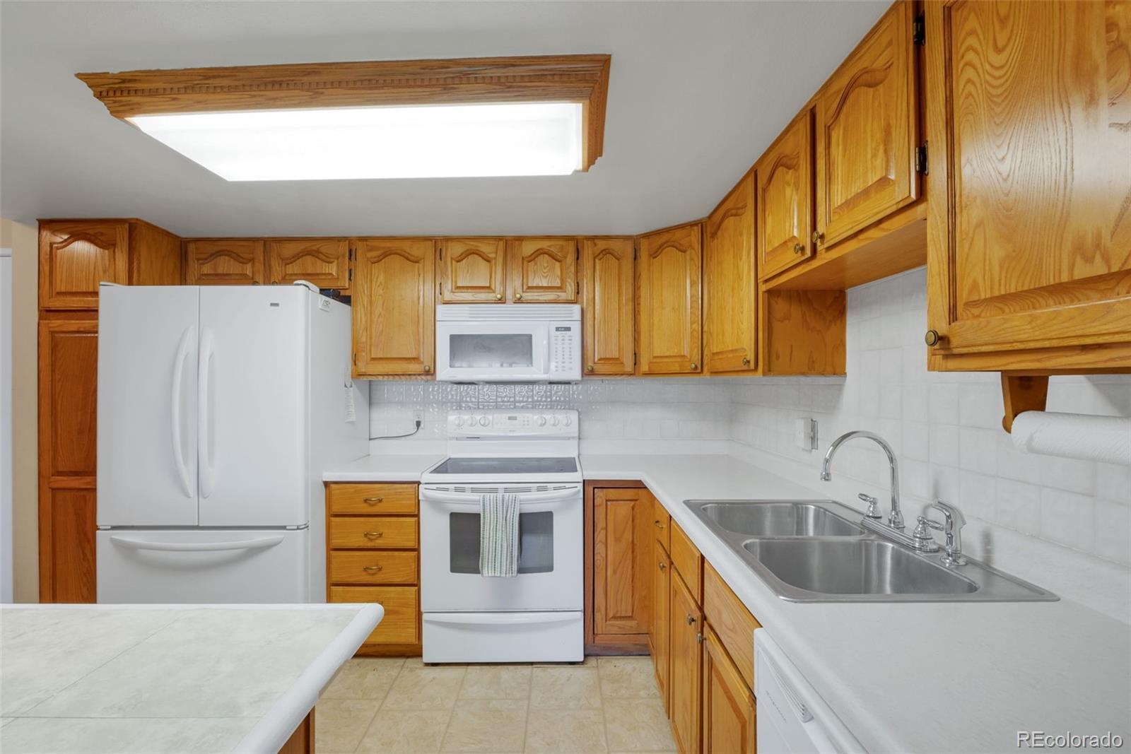 Image 2: Fully equip kitchen Image 2: Fully equip kitchen