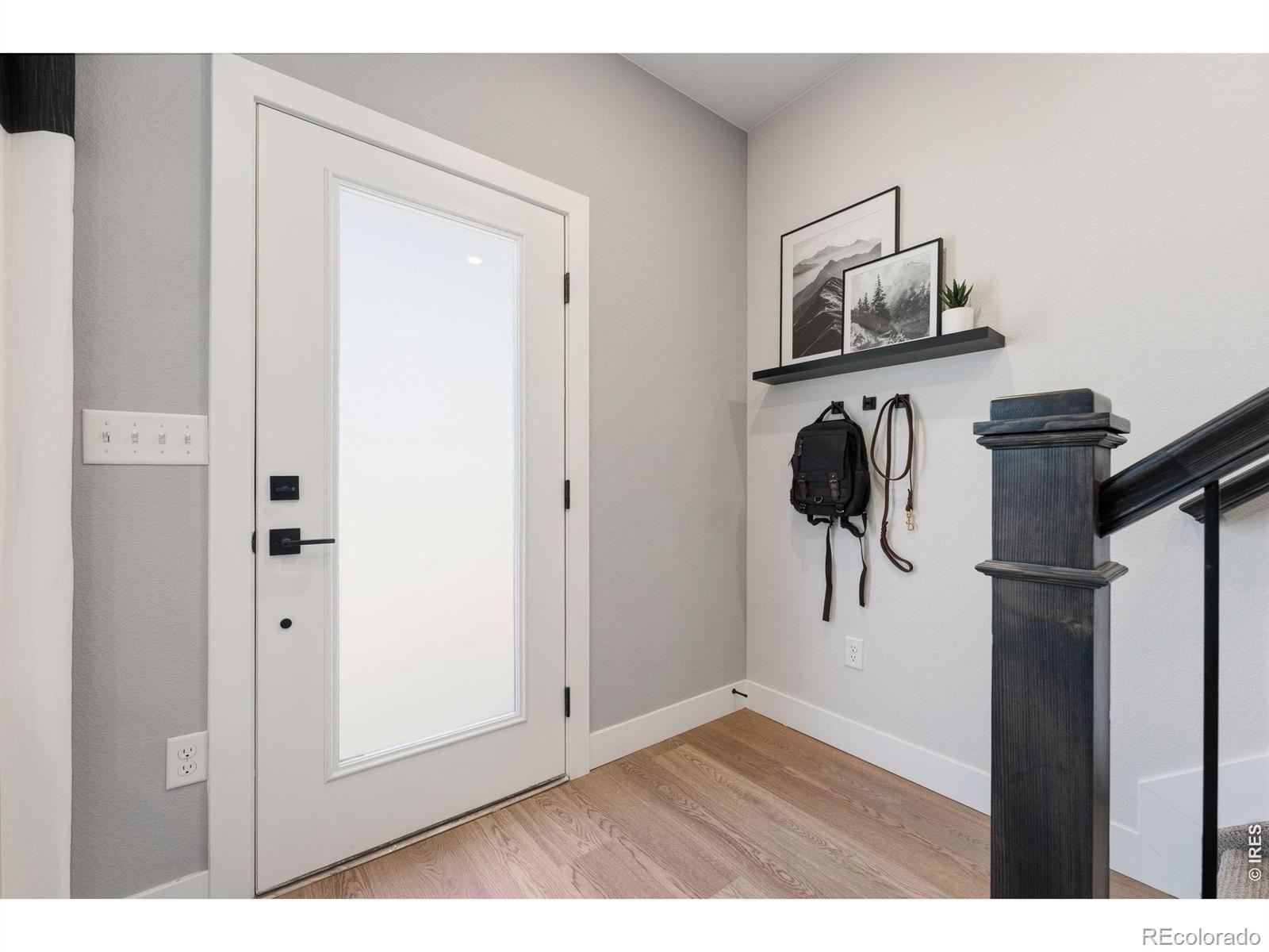 Image 3: Inviting entry Image 3: Inviting entry