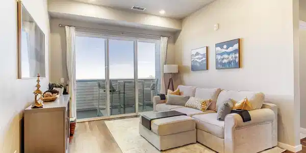 420 E Fremont Place