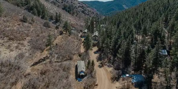1906 Hidden Valley Road