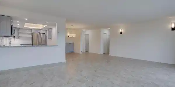 Image 3: Expansive Great Room Image 3: Expansive Great Room