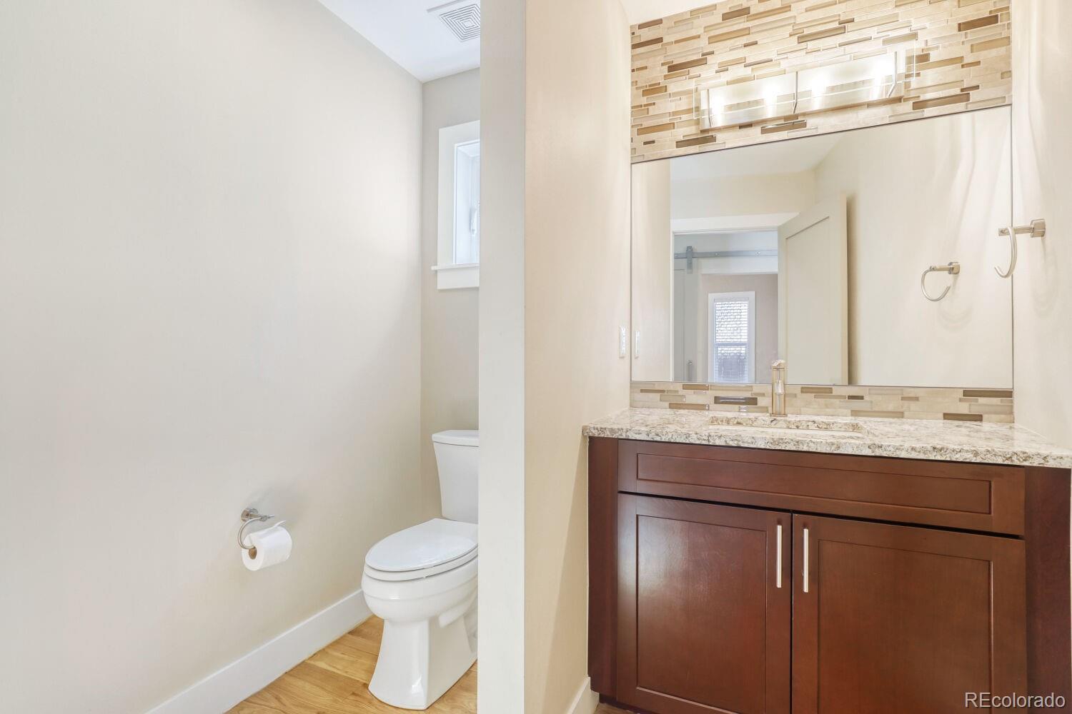 Image 4: Main floor Bathroom Image 4: Main floor Bathroom