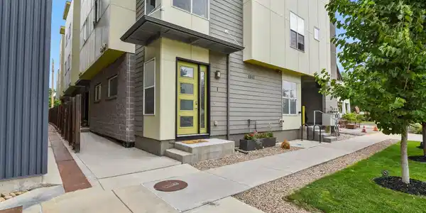 4943 Lowell Boulevard